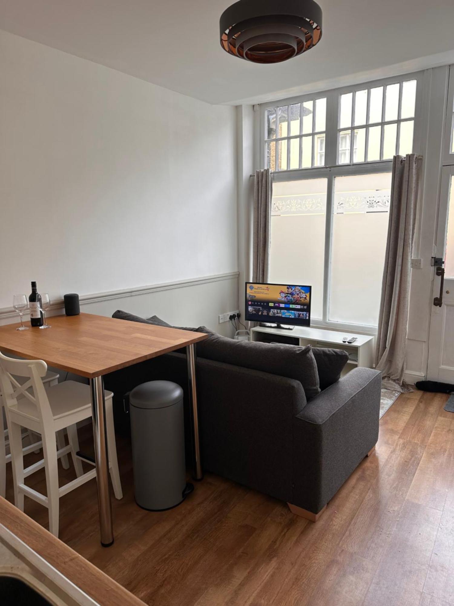 Dorchester Town Centre Entire Apartment Exterior photo
