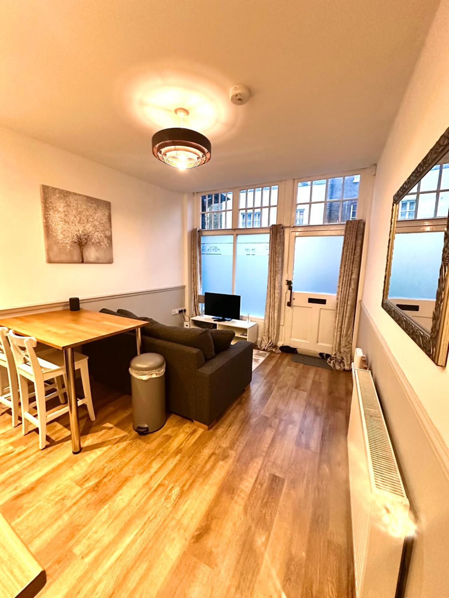 Dorchester Town Centre Entire Apartment Exterior photo