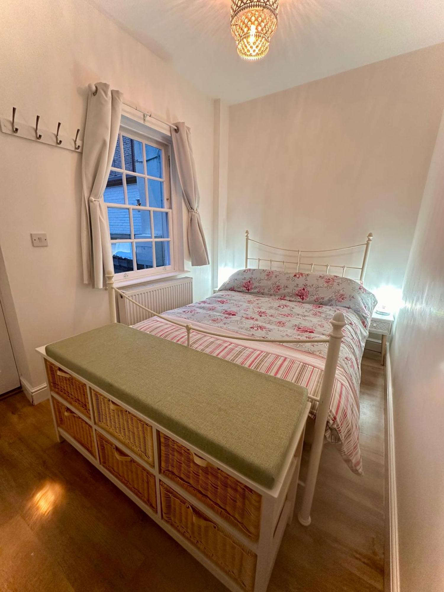 Dorchester Town Centre Entire Apartment Exterior photo